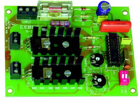 Automatismo para belenes 2 salidas CEBEK R-15