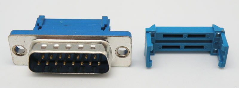 Conector SUB-D15 macho desplazamiento aislante