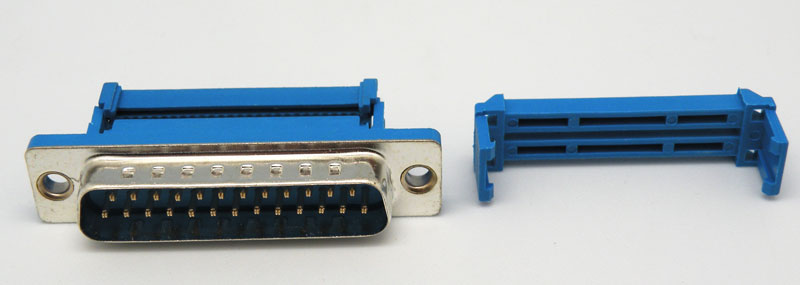 Conector SUB-D25 macho desplazamiento aislante