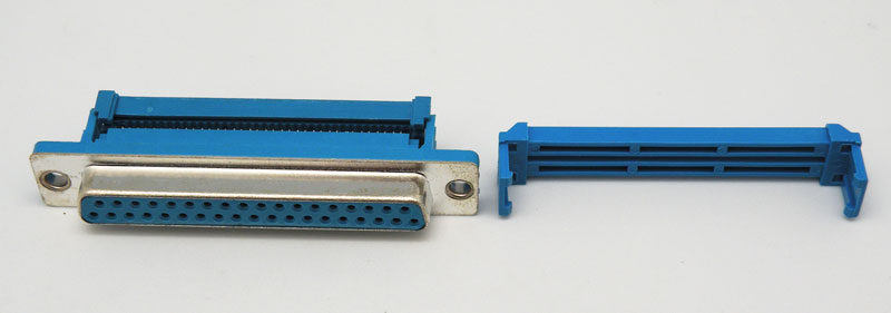 Conector SUB-D37 hembra desplazamiento aislante
